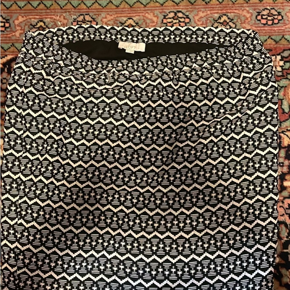 LOFT Monochrome Geometric Pencil Skirt